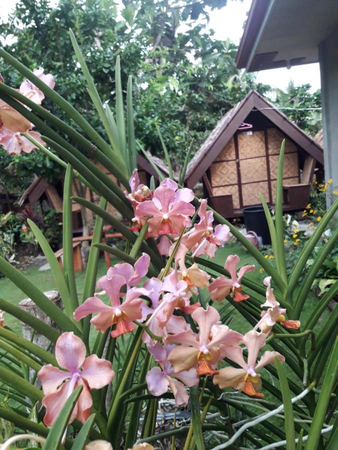 LHOYJEAN Garden Hostel Batuan Exterior foto