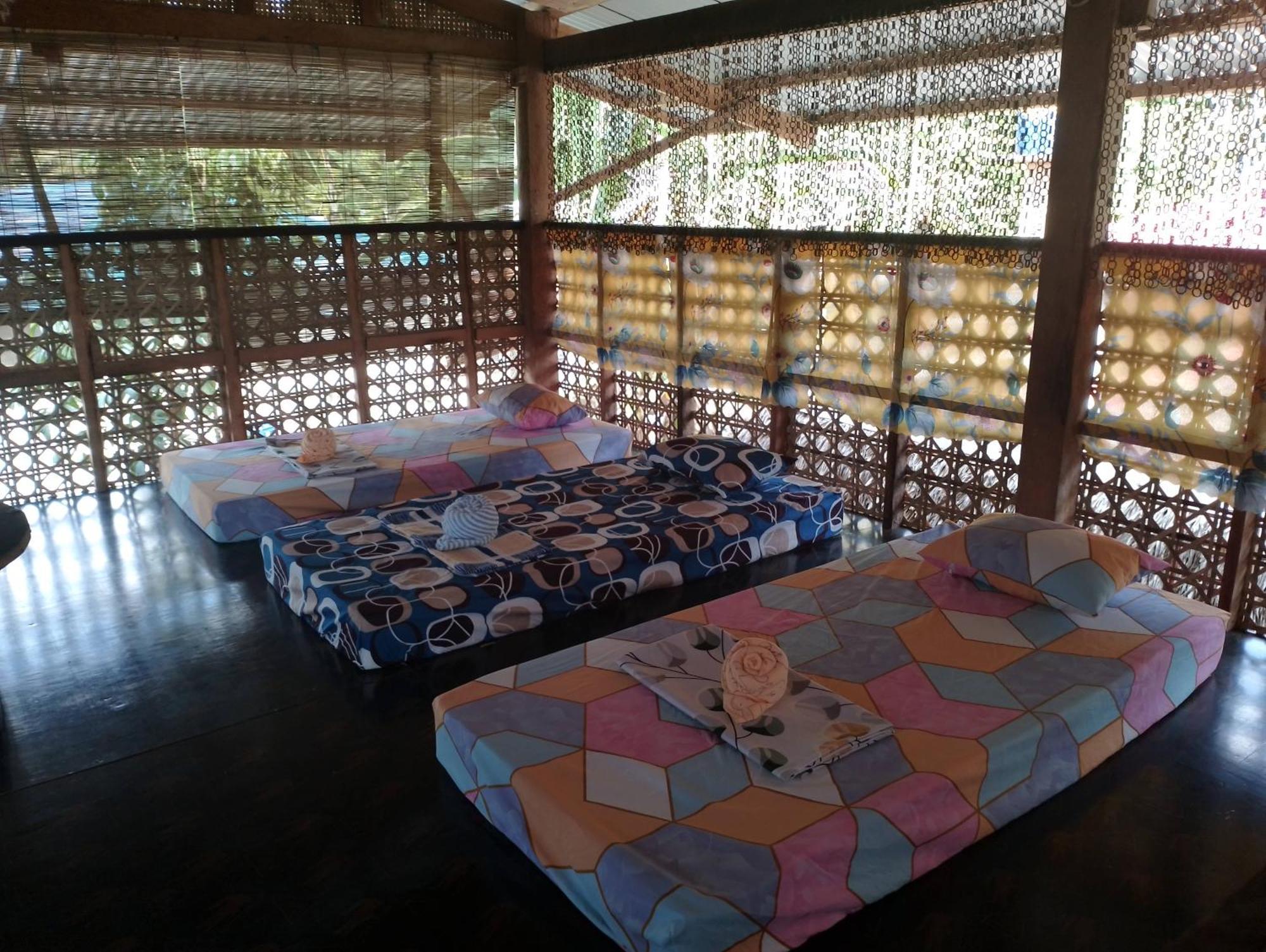 LHOYJEAN Garden Hostel Batuan Exterior foto