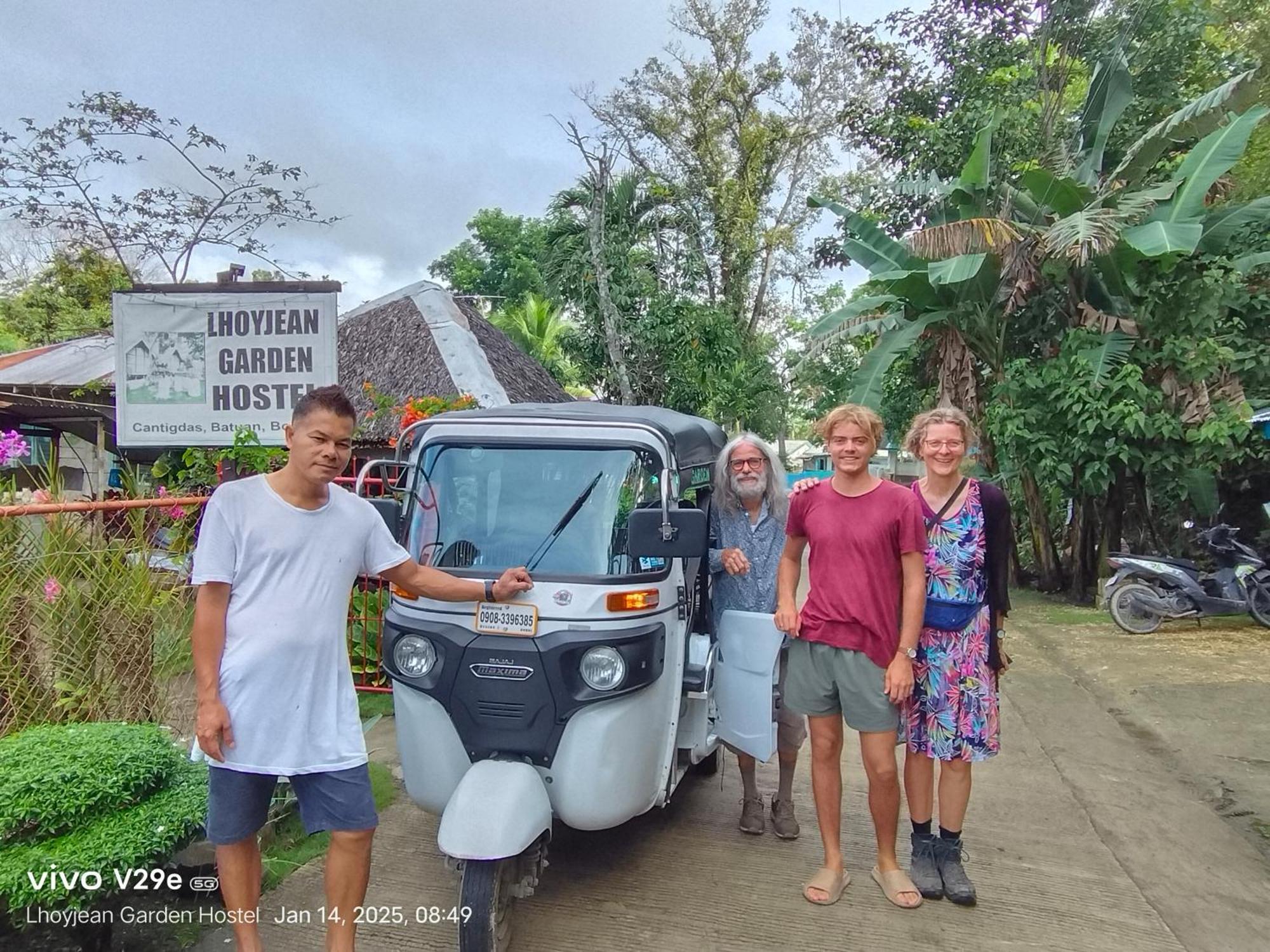 LHOYJEAN Garden Hostel Batuan Exterior foto